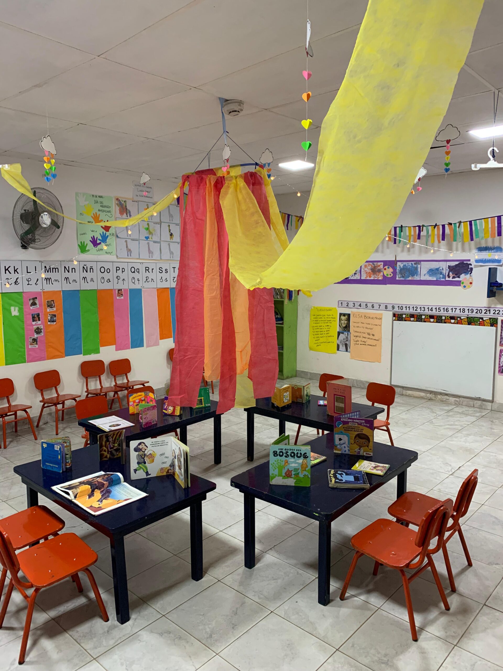 Niños compartiendo una experiencia educativa