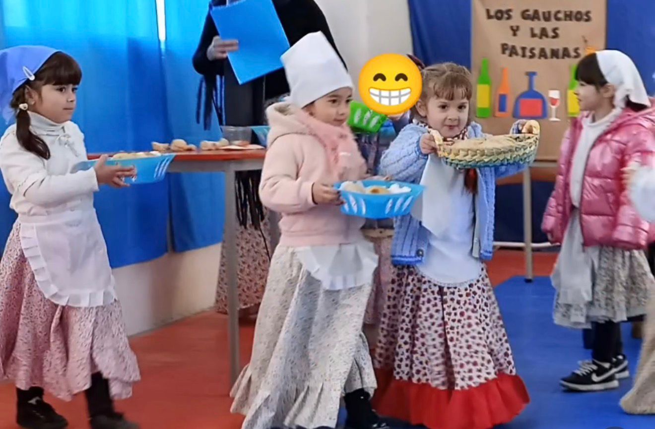 Niños participando de una actividad